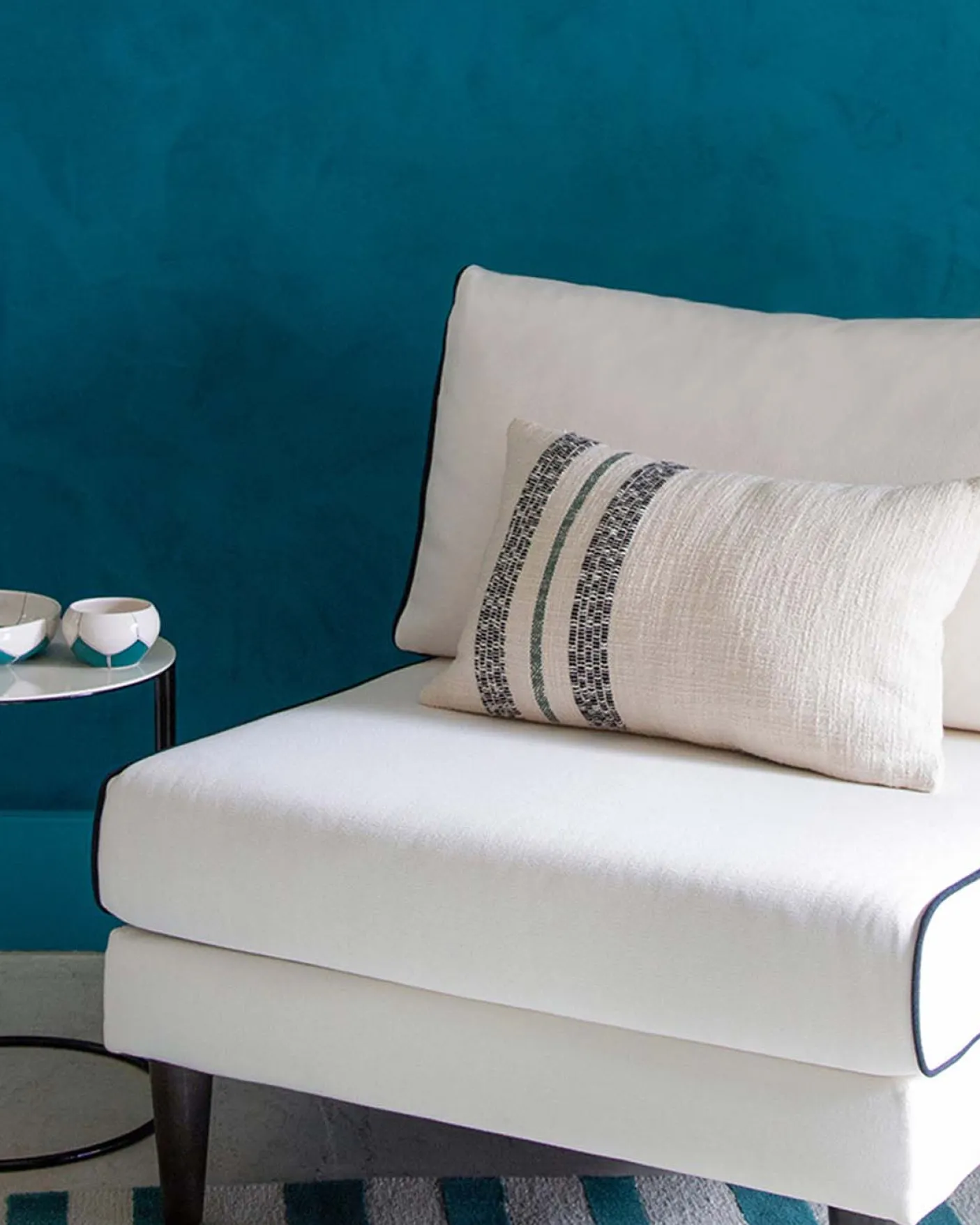 Chauffeuse Noa - Blanc / Noir