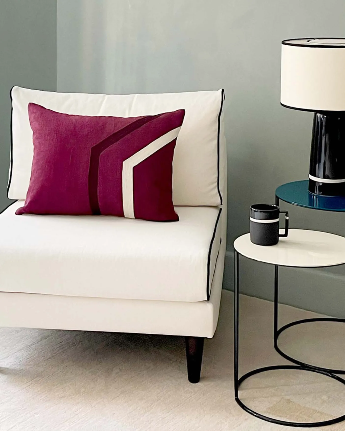 Chauffeuse Noa - Blanc / Noir